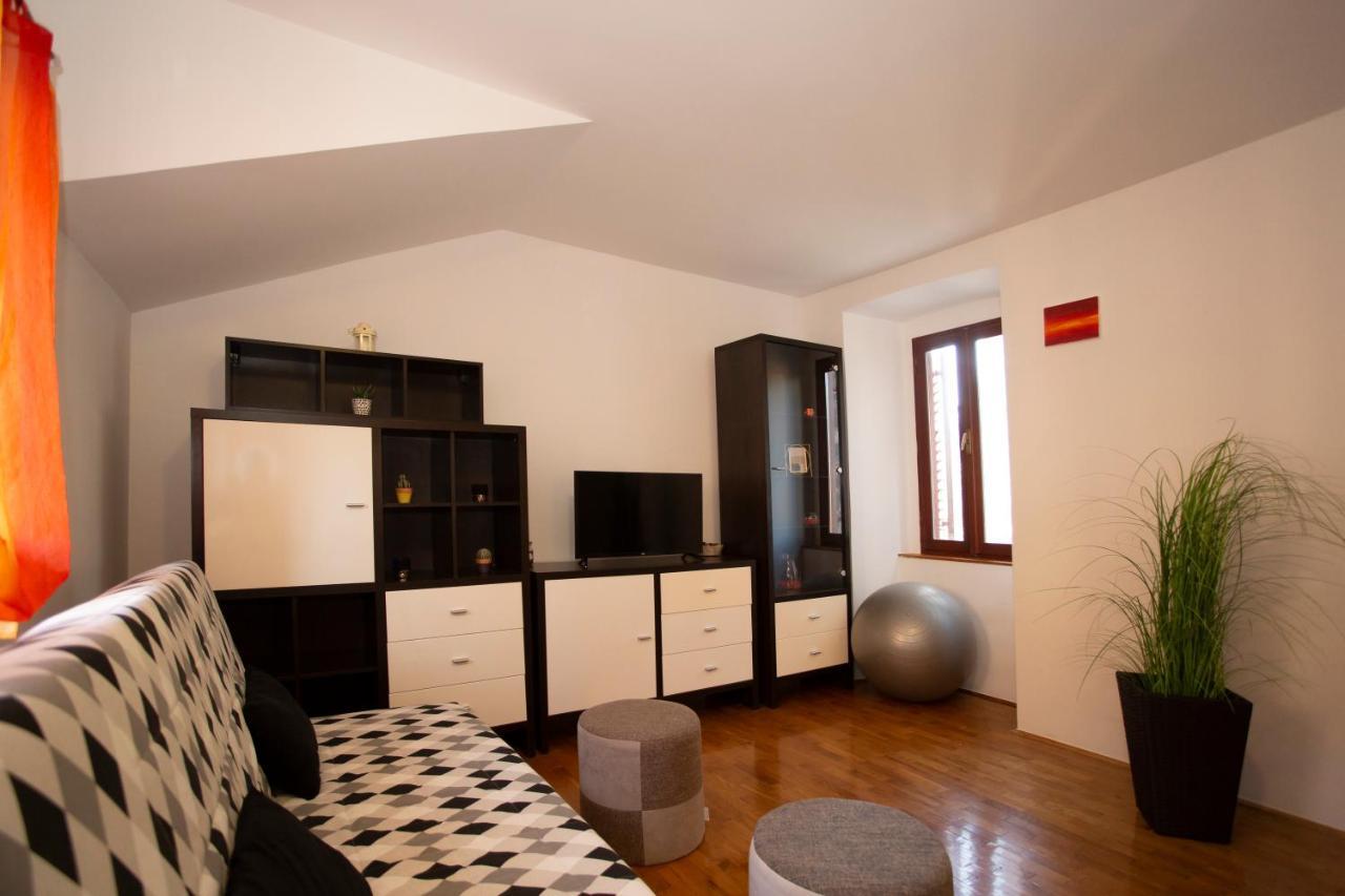 Apartment Kika Pula Exteriör bild