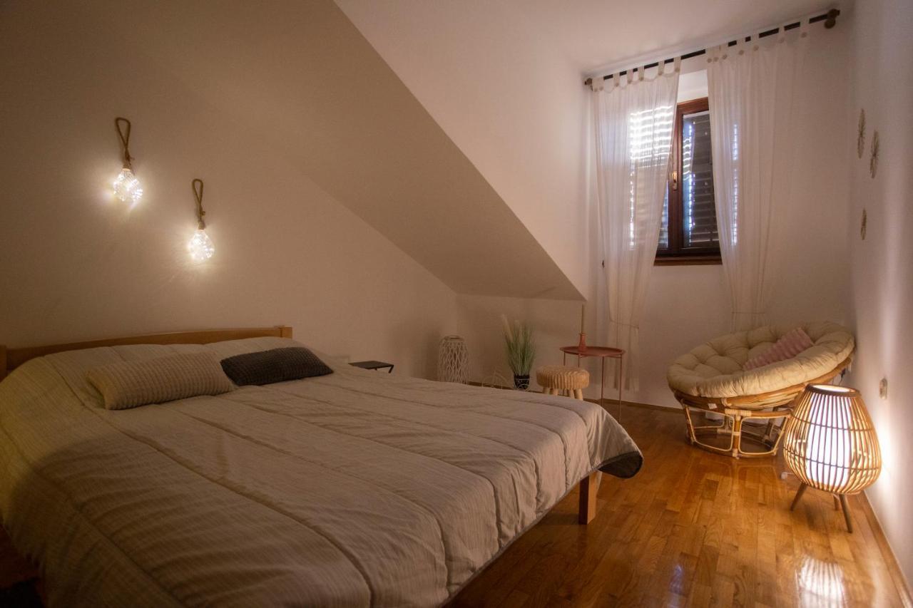Apartment Kika Pula Exteriör bild